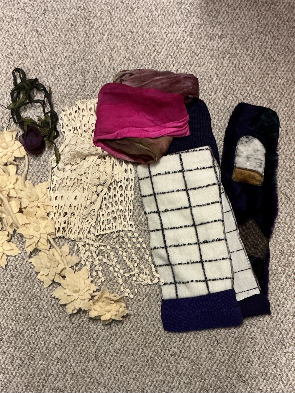 Lot of 5 ladies scarves